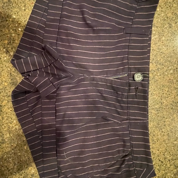 Bundle of shorts- brands Express, Gap & American Eagle. All excellent condition! - Picture 2 of 10